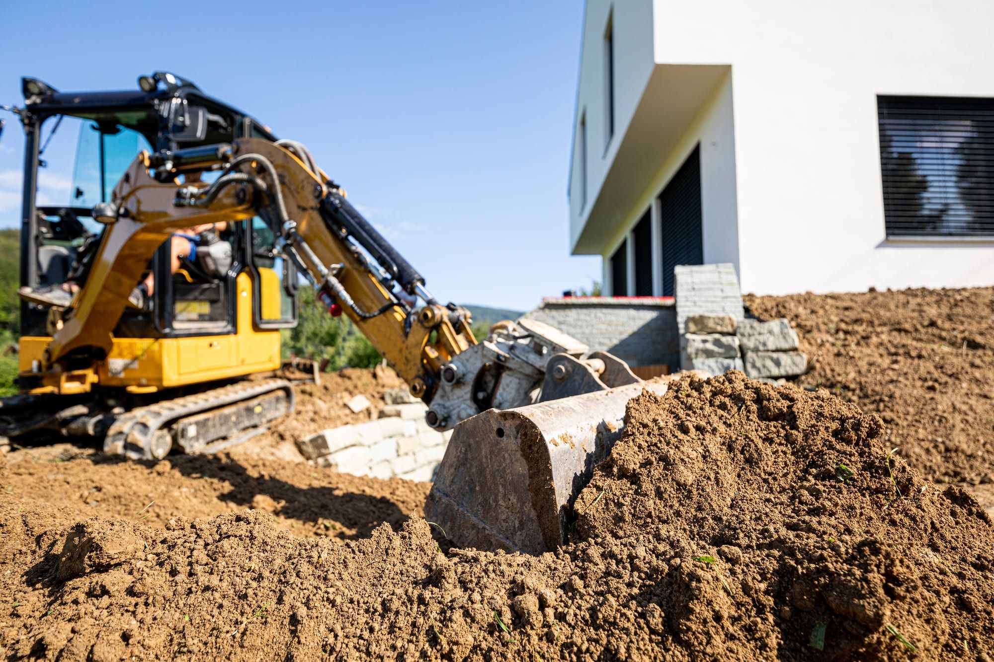 Baggerarbeiten vor einem Neubau